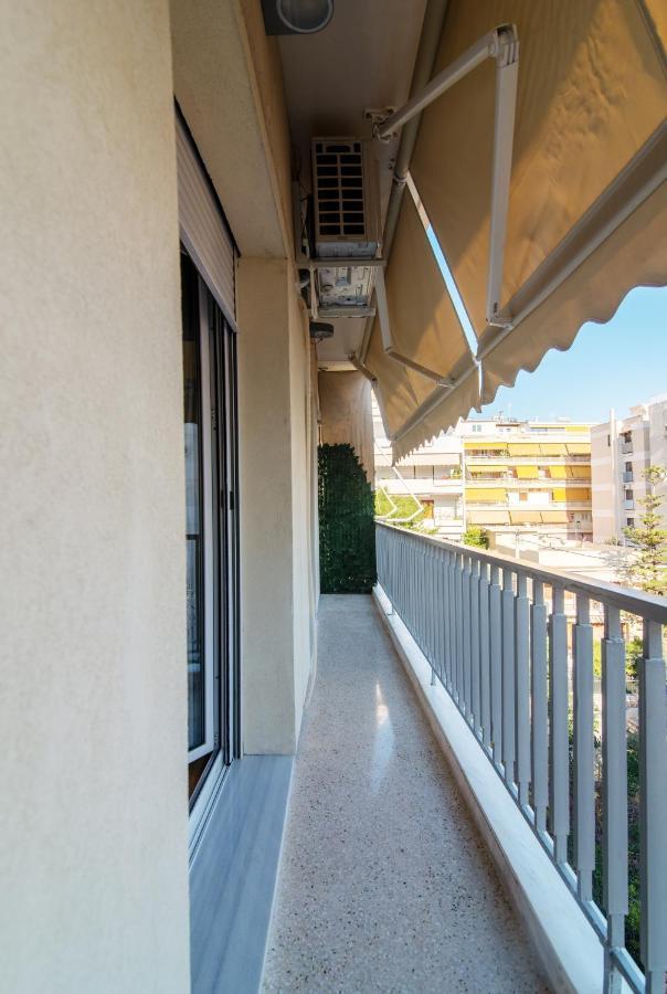 Luxury 1-Bedroom Apartment By The Sea In アテネ エクステリア 写真
